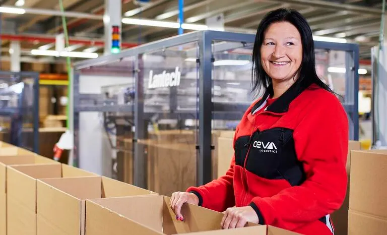 Euro Bridge Parcels employee